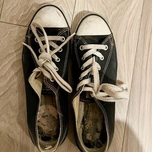 Converse Black Canvas Low‑Top Sneakers – Size 8.5